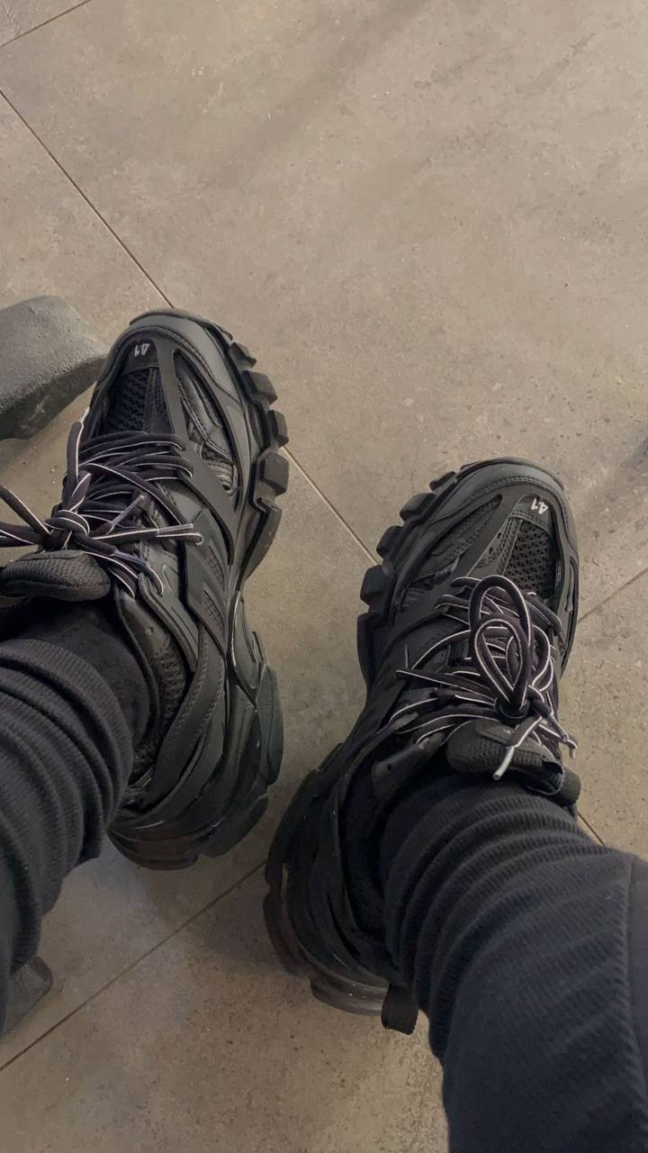 Balenciaga Track — вид сбоку