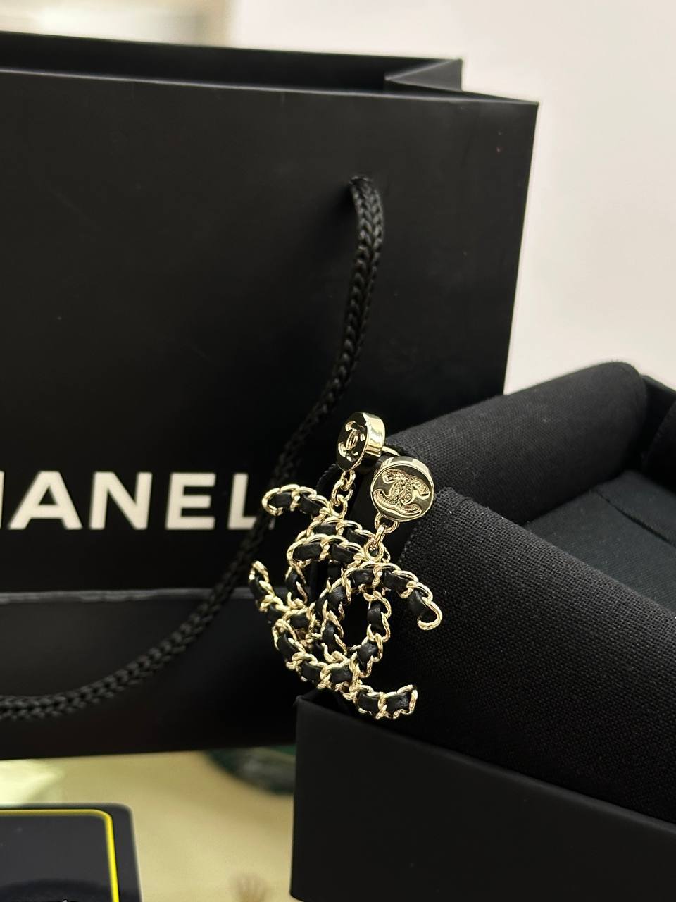 Chanel серьги — CC крупно