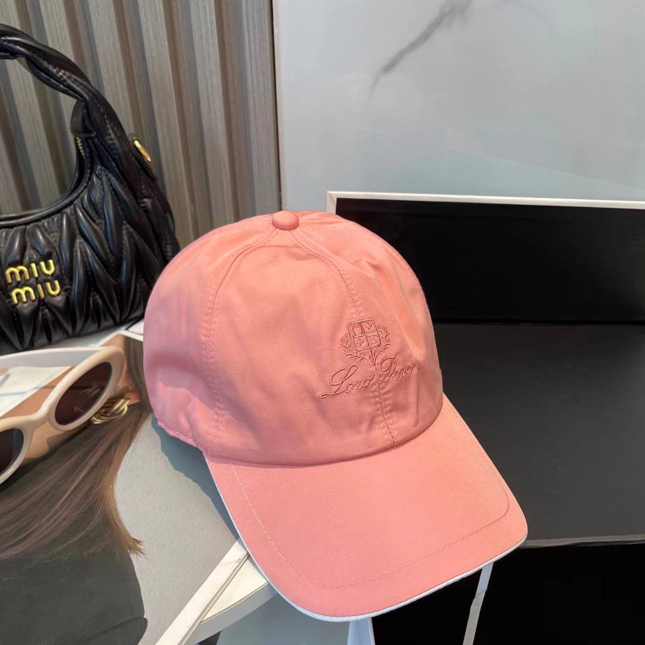 Loro Piana кепка — лейбл LP
