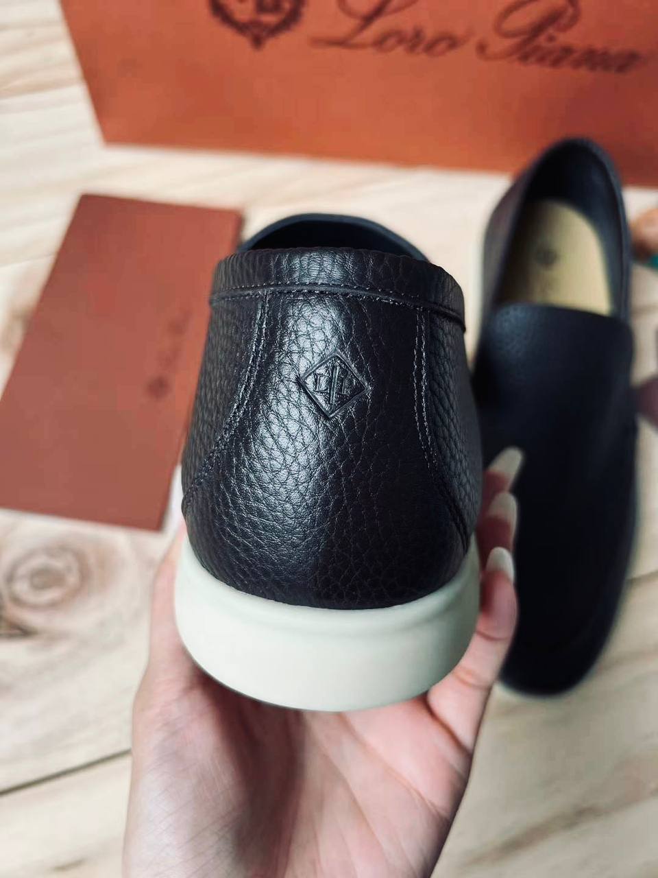 Loro Piana — деталь