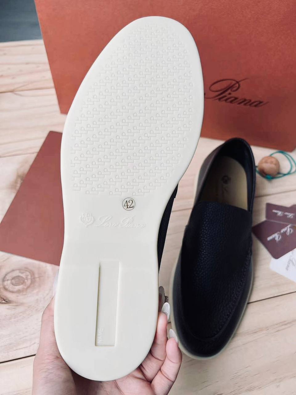 Loro Piana — деталь