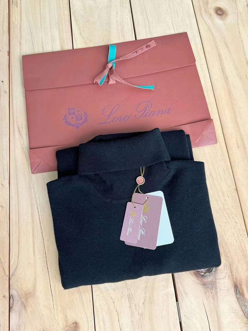 Loro Piana свитер бежевый — front