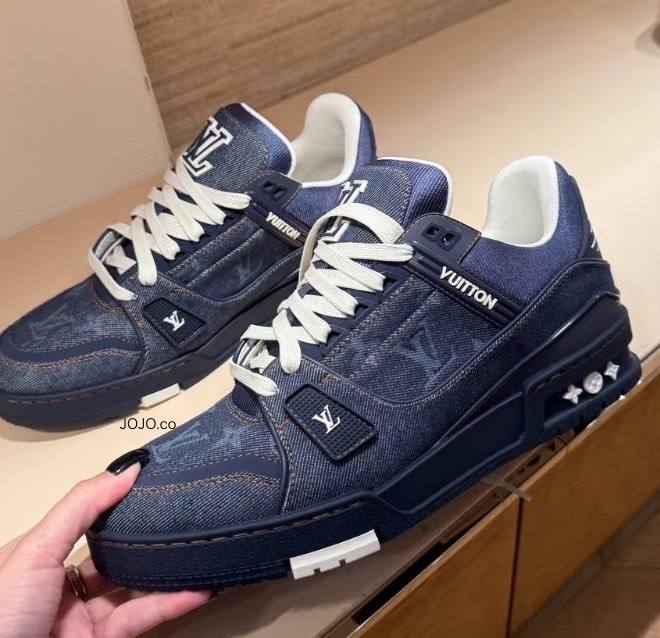 LV Trainer белые с зелёным — вид сбоку